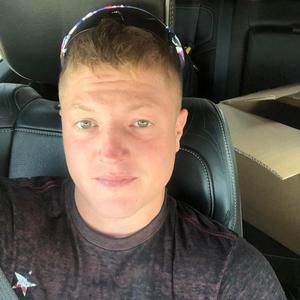 Meet your Posher, Adam